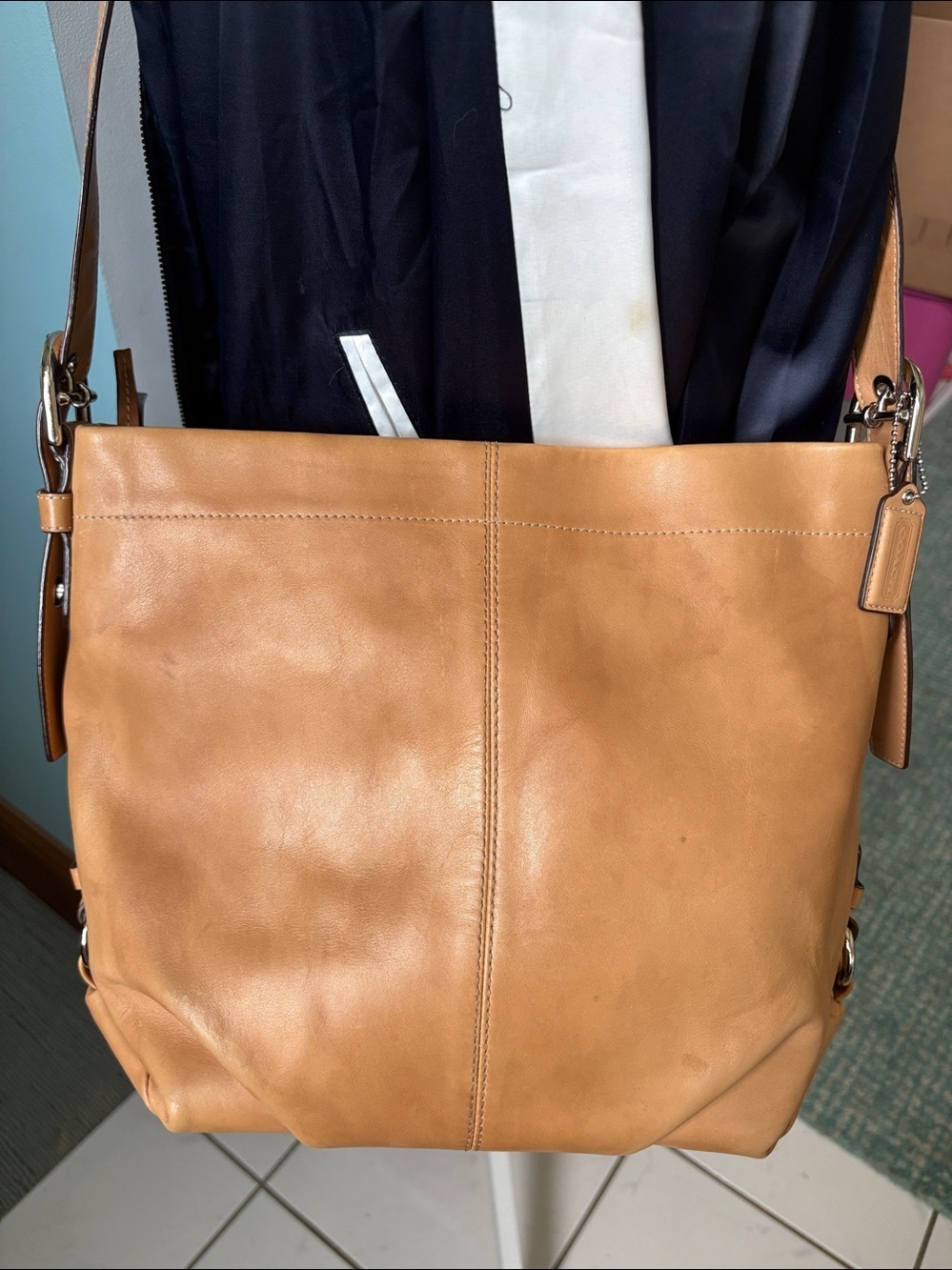 Coach SoHo F15084  convertible bag  shoulder /Crossbody  smooth leather tan
EUC